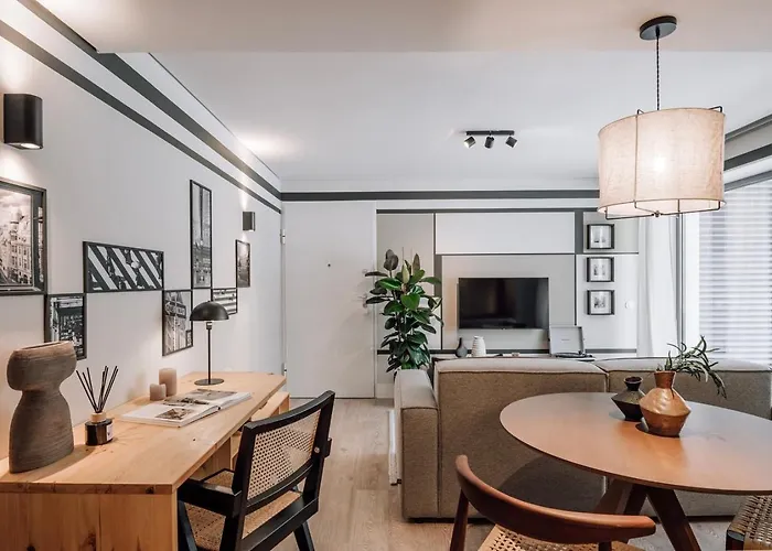 Lucien - 1 Bedroom And Balcony In Santo Antonio * Lisboa